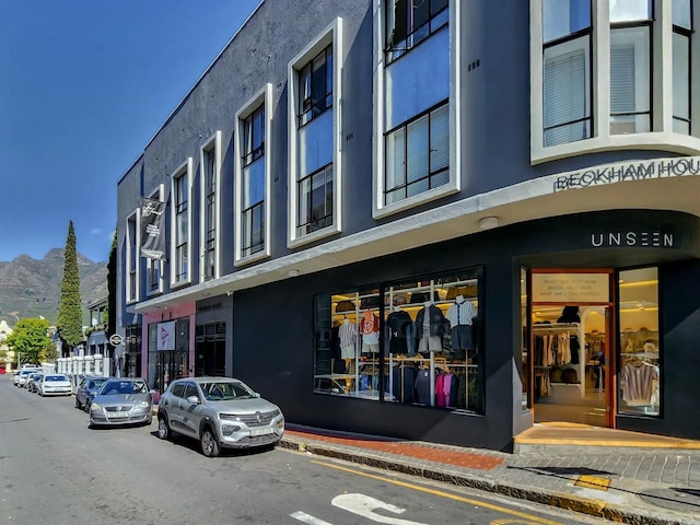 Cape Comfort, Central and Modern
